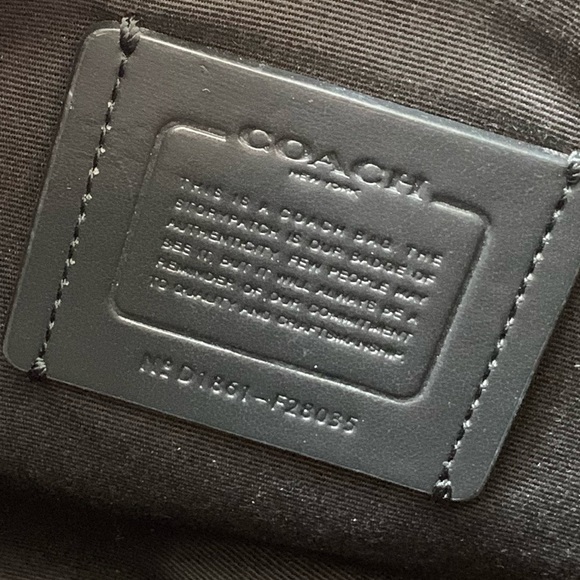 Authentic original Coach Leather Purse - Picture 6 of 8